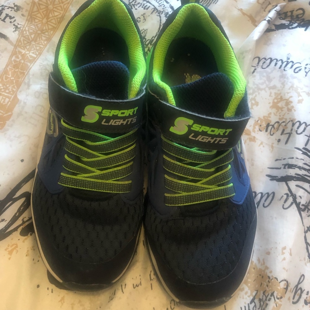 Boys sneakers